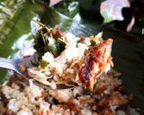 Foto langkah ke 12 dari resep Nasi Bakar Tongkol Pedas.