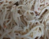 A picture of step 2 of Butter garlic pasta.