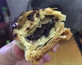 Foto langkah ke 6 dari resep Bolen pisang coklat.