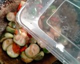 Foto langkah ke 4 dari resep Tumis Ikan Asin dan Terong Gelatik.