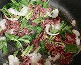 Hình bước làm 3 của món Mì xào bò