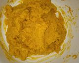 Foto langkah ke 2 dari resep Gluten Free Steamed Pumpkin Cake.