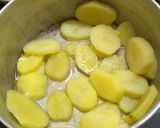 Foto del paso 1 de la receta: Bocaditos de papa escalope rellenos con queso