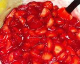 A picture of step 7 of Strawberry Pretzel Salad.