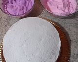 Foto del paso 2 de la receta: Torta de cumpleaños con crema chantilly. Y topper de bts