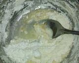 A picture of step 5 of Indonesian's snack.