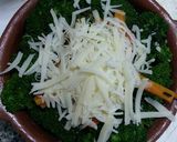 Foto del paso 6 de la receta: Pollo a la mostaza (light) y brócoli sobre puerros