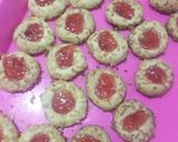 Foto langkah ke 10 dari resep 20. Thumbprint Stroberi.