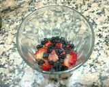 Foto del paso 5 de la receta: Postre de cacao, frutos rojos y almendras (vegano)