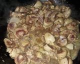 Foto del paso 4 de la receta: Riñones al vino blanco con arroz y cebolla acaramelada
