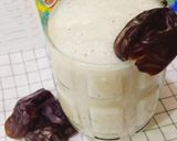 A picture of step 3 of Dates smoothie.