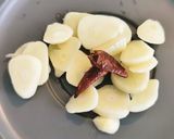 Foto del paso 4 de la receta: Pincho de Ensaladilla de Gulas