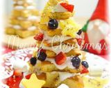 A picture of step 14 of Christmas Tree Christmas Cakes.