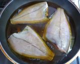 A picture of step 3 of Mom's Simmered Flounder.