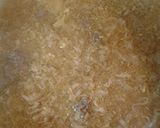 A picture of step 4 of Liquid chicken soup with noodles.