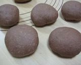A picture of step 2 of Easy Chocolate Bagels.