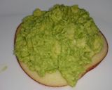 A picture of step 2 of Apple Sandwich With Avocado And Blueberry Cream Cheese.