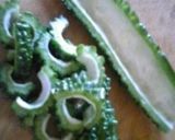 A picture of step 1 of Pan-Fried Bitter Melon.