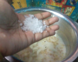 தேங்காய் பால் பூண்டு கஞ்சி ரெசிபி ஸ்டேப் 2 புகைப்படம்