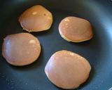 A picture of step 5 of Dorayaki with Chestnut Filling.