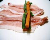 A picture of step 2 of Carrot and Green Bean Pork Wraps.