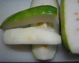 A picture of step 1 of Winter Melon and Ground Meat Simmer.