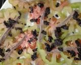 Foto del paso 4 de la receta Carpacio de tomate con anchoas y picada de aceitunas negras