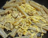 A picture of step 7 of Stir-Fried Konnyaku with Miso Mayonnaise.