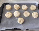 A picture of step 5 of Cheese scones.