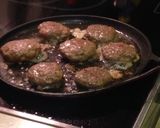 A picture of step 4 of The Mushroom Burger.