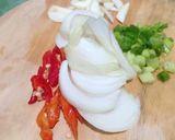 Foto langkah ke 2 dari resep Telur Ceplok Saos Tiram.
