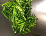 中卷炒韭菜花的食譜步驟2照片