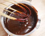 Foto langkah ke 3 dari resep Molten Lava Cake.