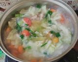 Foto langkah ke 6 dari resep Sop Ayam Irit.