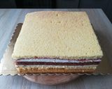 Tort kwadratowy z kolorowymi rozetkami krok przepisu 6 zdjęcie