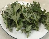 A picture of step 1 of Eggs with Mugwort for Headache Relief.