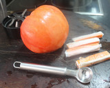 Foto del paso 1 de la receta: Tomate relleno de surimi acompañado de pimientos de Padrón