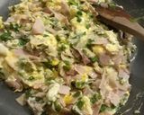Foto del paso 5 de la receta: Gallo pinto y huevo revuelto con espinacas y jamón