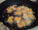 A picture of step 1 of Karhi pakora.