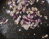 Foto del paso 2 de la receta: Guiso de lubina con marisco
