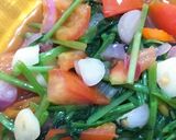 Foto langkah ke 5 dari resep Tumis Kangkung Warna-warni.