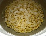 A picture of step 2 of Homemade Soy Milk & Okara.