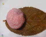 A picture of step 7 of Sakura Mochi (Cherry Blossom Rice Cakes) Made Easily in the Microwave.