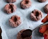 Une image de l'étape 6 de Chocolat Thumbprint Cookies !!.