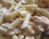 Foto del paso 1 de la receta: Macarrones con salsa 4 quesos (y, si quieres, atún)