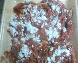 A picture of step 2 of Simple Main Dish with Pork, Onion and Bean Sprouts.