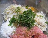 A picture of step 3 of Bean Sprouts Teriyaki Hamburgers.