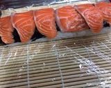 A picture of step 3 of Salmon California Rolls.