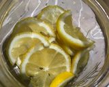 Foto langkah ke 2 dari resep Honey Lemon & Ginger Tea.