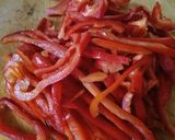 Foto del passaggio 2 della ricetta Peperoni con menta e mandorle